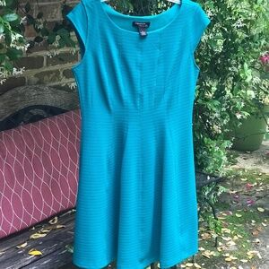 Signature by Robbie Bee- VINTAGE SEAFOAM POLYKNIT DRESS-  Medium- EUC
